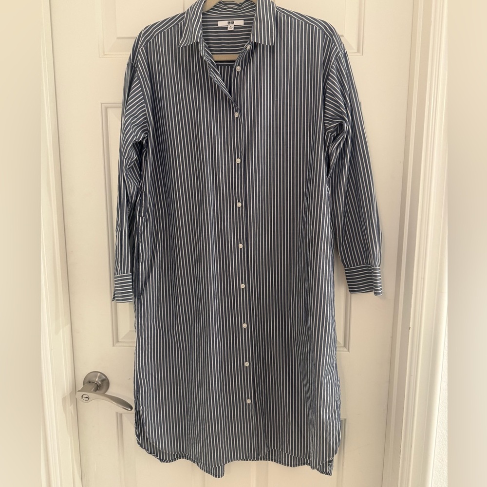 Uniqlo size medium button up oversized shirt dress blue & white stripes  pockets